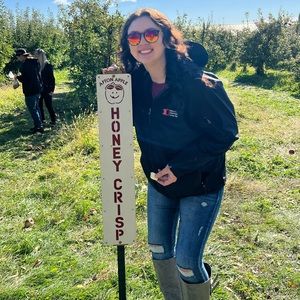 Meet your Posher, Josette